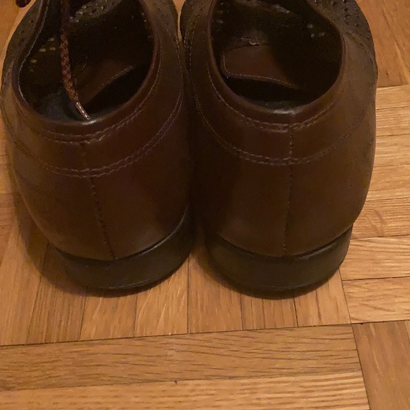 Perforated dress shoes size 42. ( About a US 8) - Picture 6 of 7